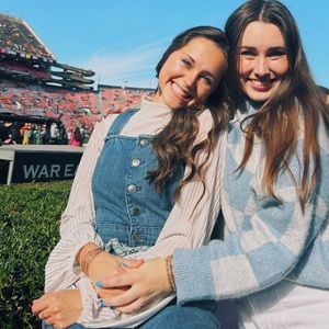 Meet your Posher, Lauren